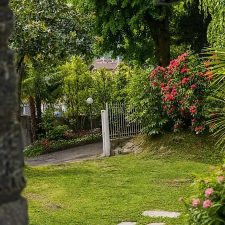 Bed & Breakfast Gli Oleandri 4*