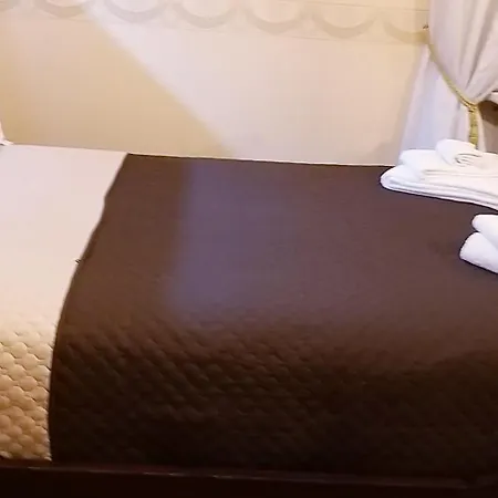 Gli Oleandri Oda ve Kahvaltı Stresa